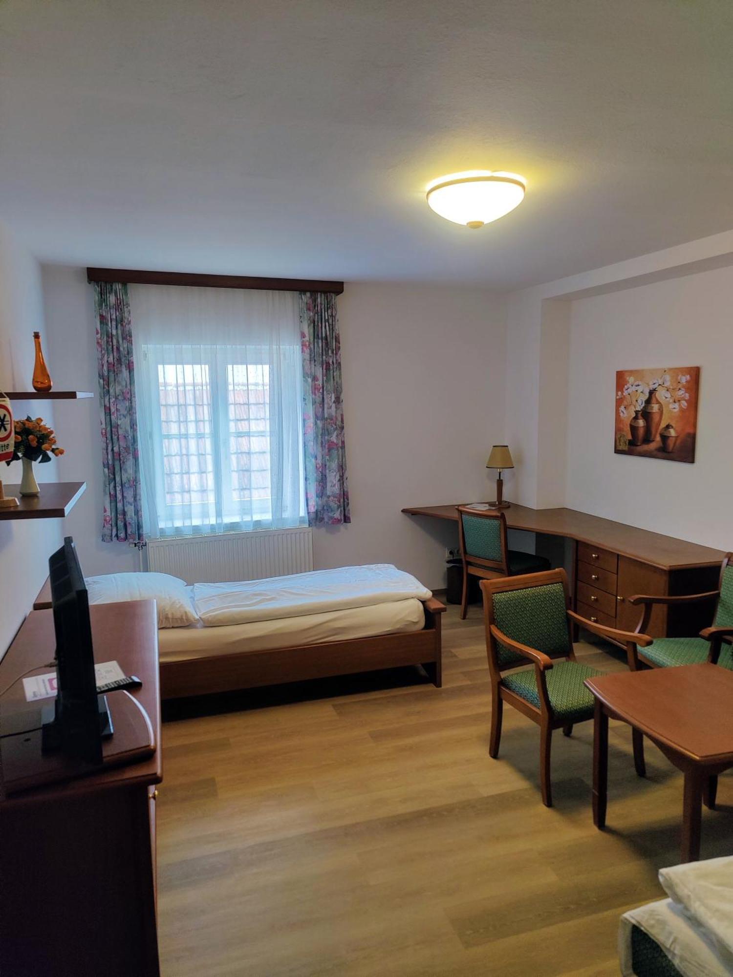 Gaestehaus Einzinger Krems an der Donau Esterno foto